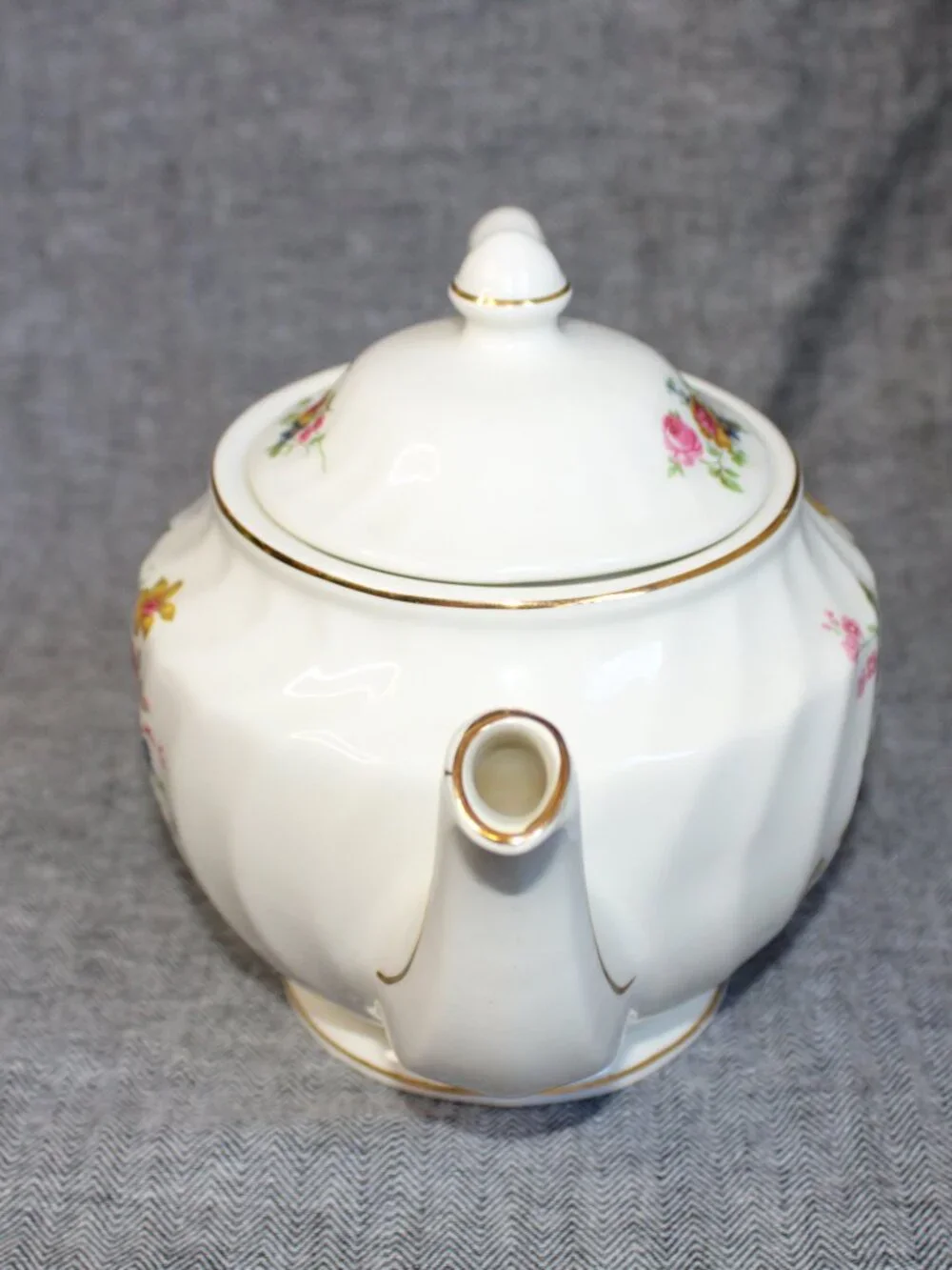 Vtg/MCM Sadler 'Windsor' Floral Teapot w/ Lid